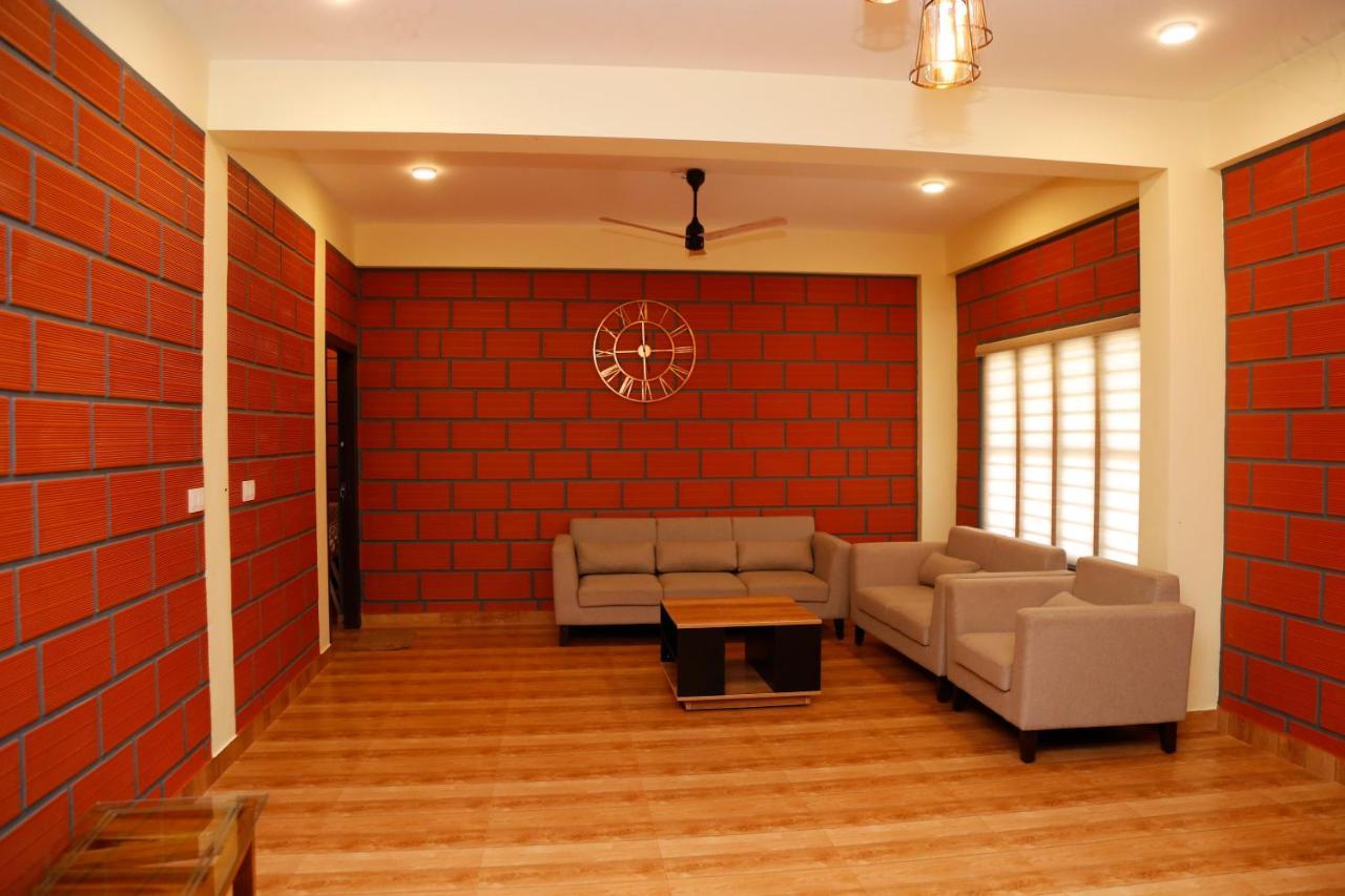 מאננטהוואדי Serene Crest Resort מראה חיצוני תמונה